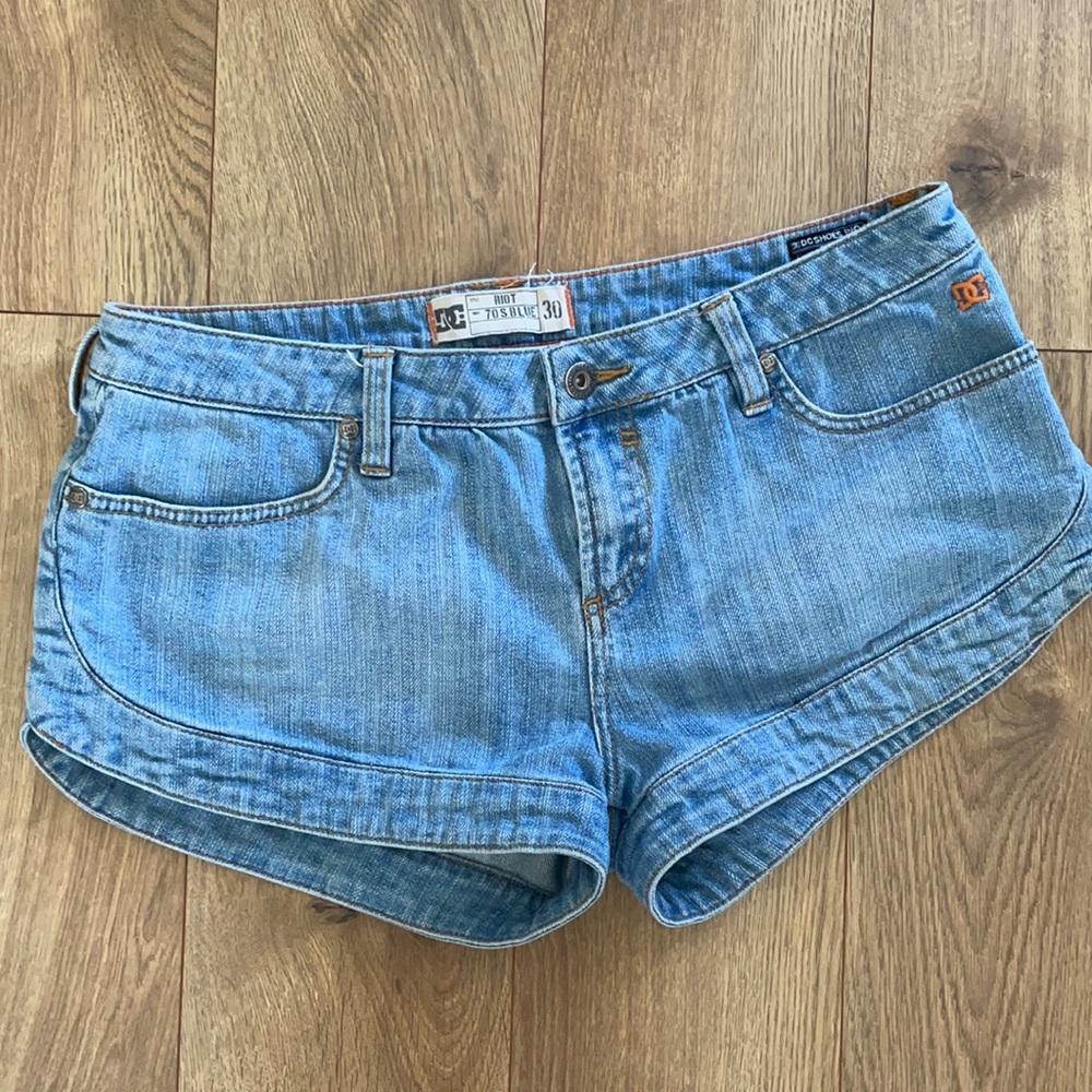 DC Shoes Inc mini jeans shorts